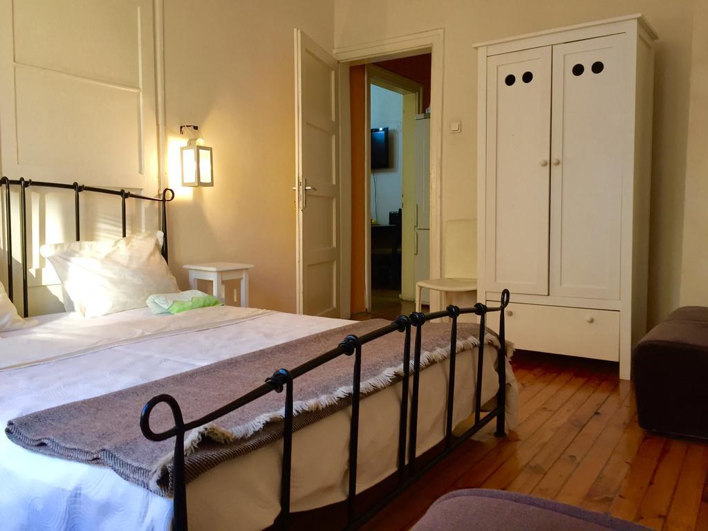 Interhost Guest Rooms And Apartments Sofia Ngoại thất bức ảnh